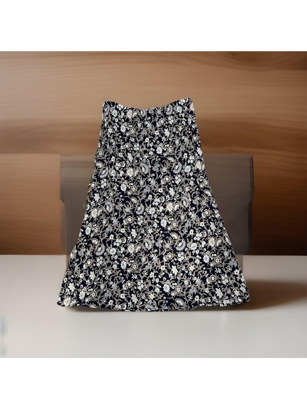 Lovely Blue Floral Long Skirt By Jaclyn Smith. Size Large.